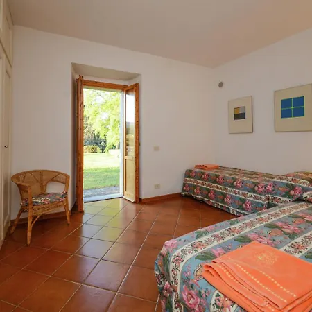 Вилла With Outbuilding And Swimming Pool And Panoramic View Of The Apennines Tredozio