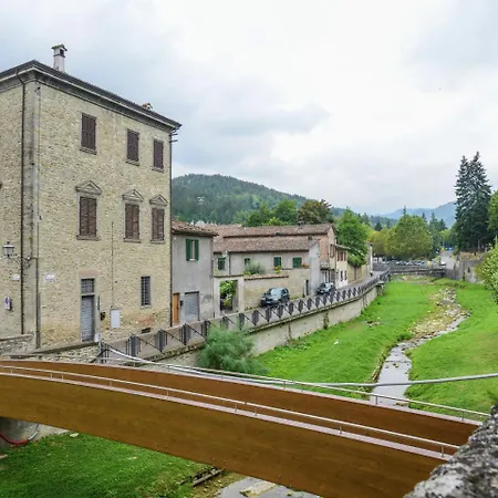 Вилла With Outbuilding And Swimming Pool And Panoramic View Of The Apennines Tredozio